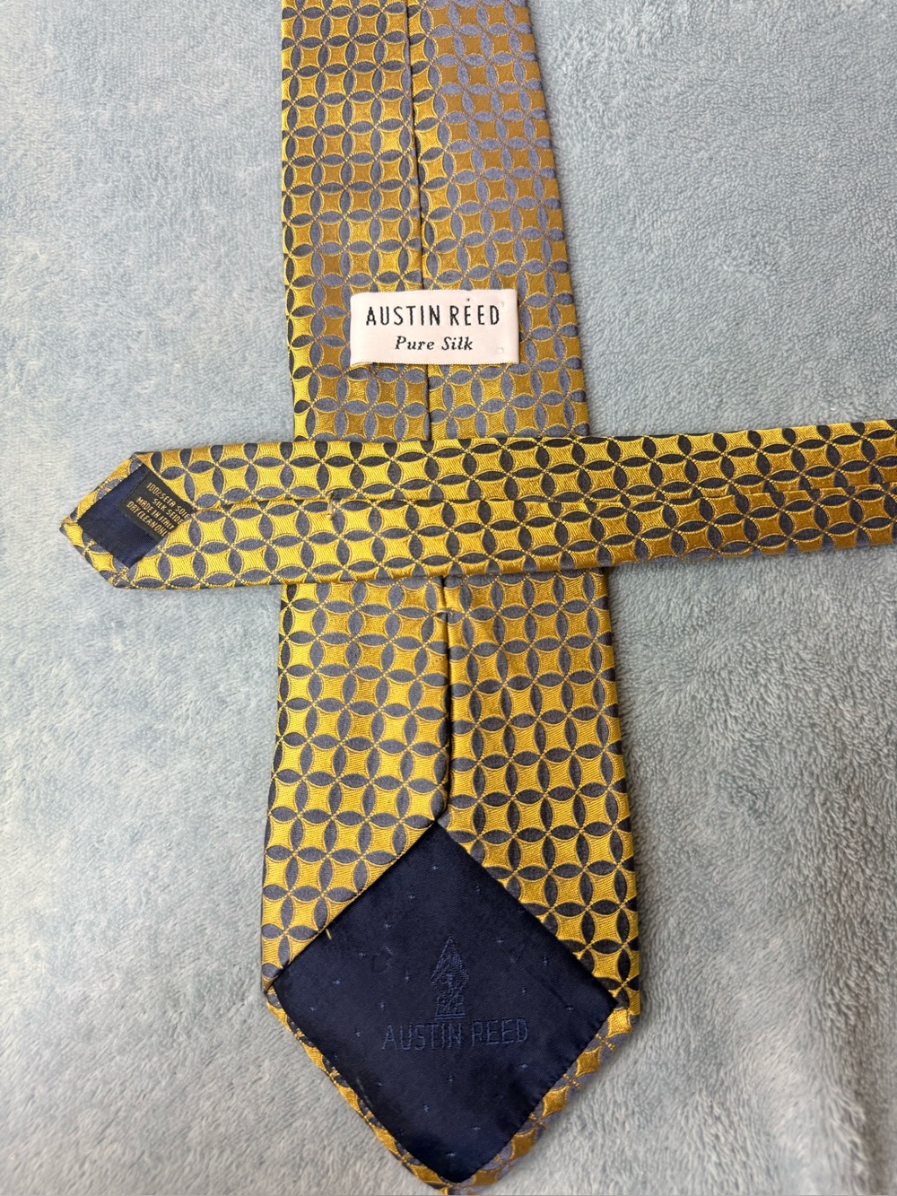 Austin Reed Pure Silk Made in Italy Gold Blue Geometric Men’s Necktie